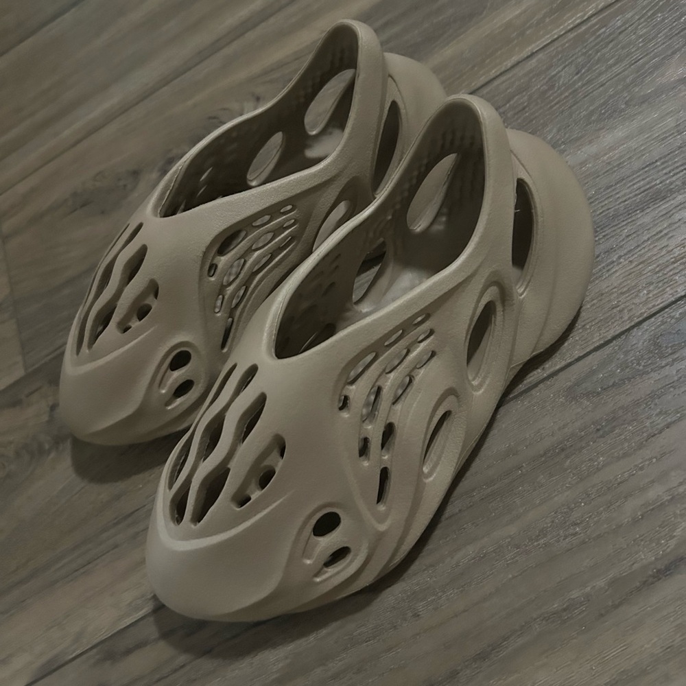 Yeezy foam runner